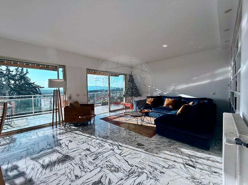 Appartement - 101 m² - 4 pièces