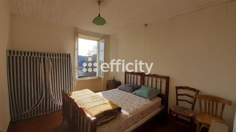 Maison - 240 m² - 10 pièces