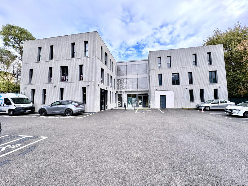 Fonds de commerce - Bureau - 150 m²