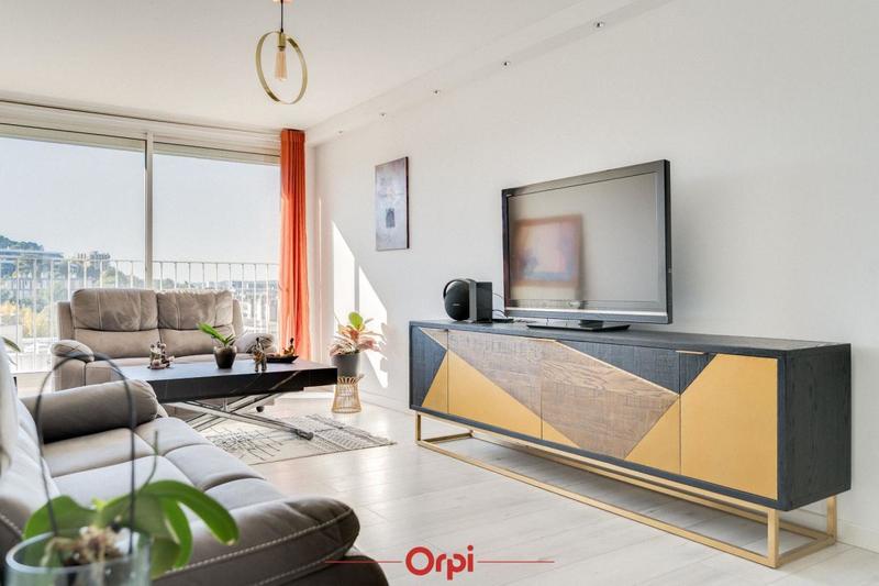 Appartement - 103 m² - 6 pièces