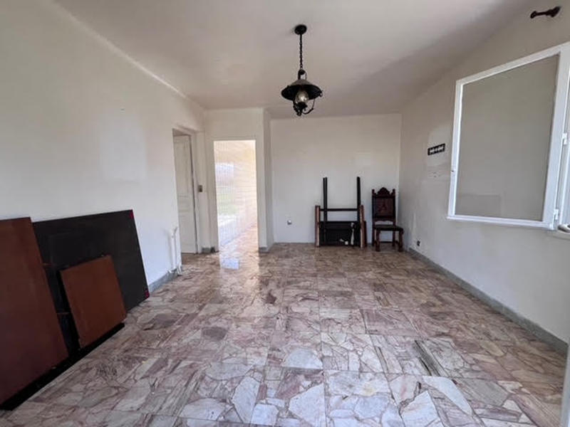 Maison - 300 m² - 4 pièces