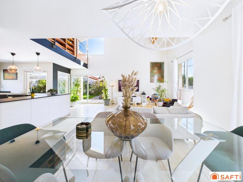 Maison - 170 m² - 5 pièces