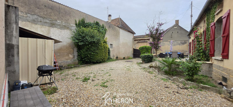 Maison - 217 m² - 6 pièces