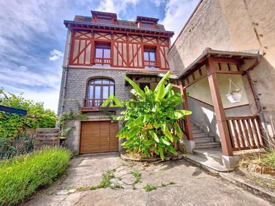 Maison - 170 m² - 8 pièces