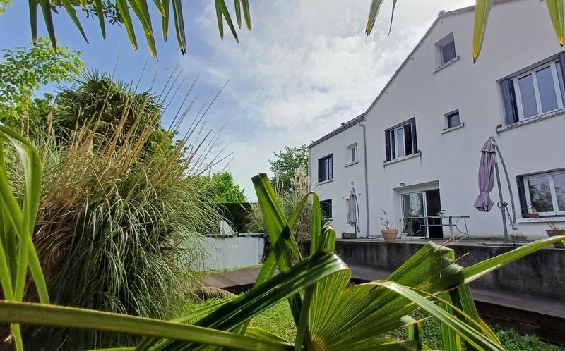 Maison de ville - 200 m² - 9 pièces