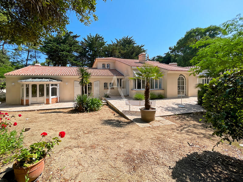 Maison - 344 m² - 7 pièces