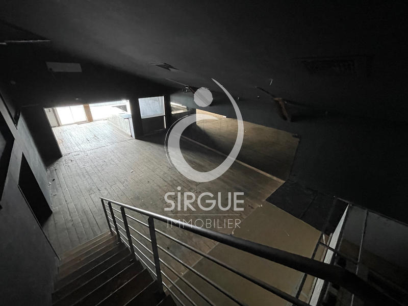 Local commercial - 360 m² - 2 pièces