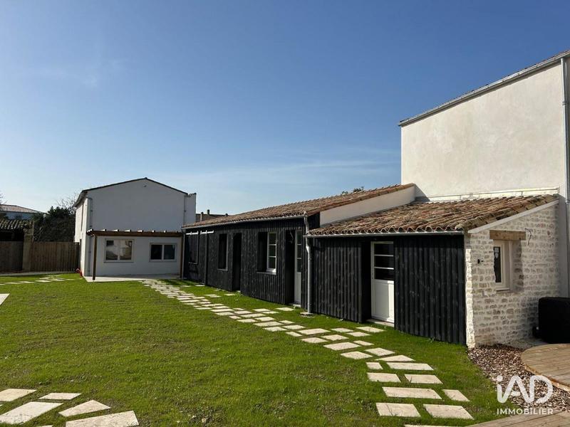 Maison - 397 m² - 7 pièces