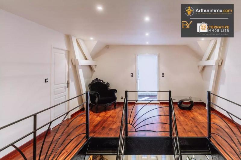 Maison - 244 m² - 9 pièces