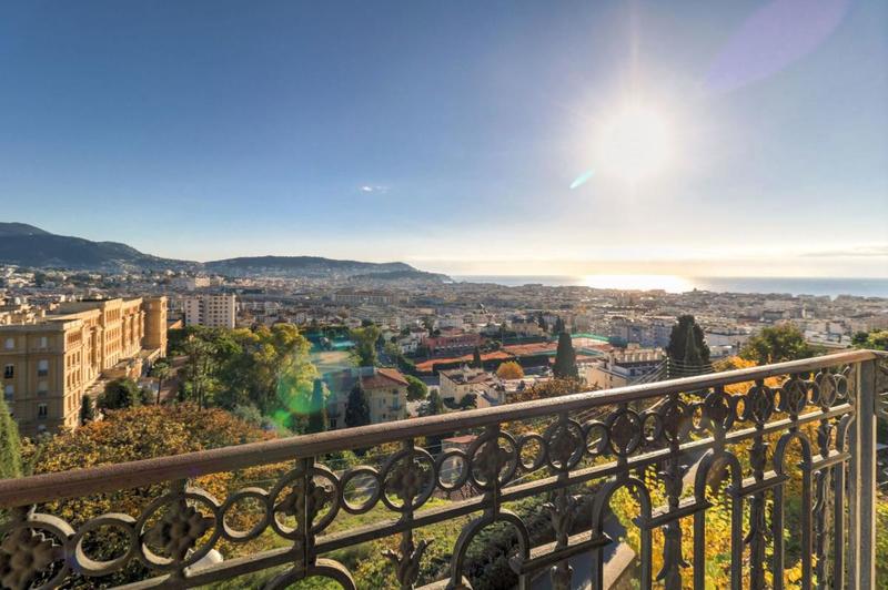 Hôtel particulier - 324 m² - 12 pièces