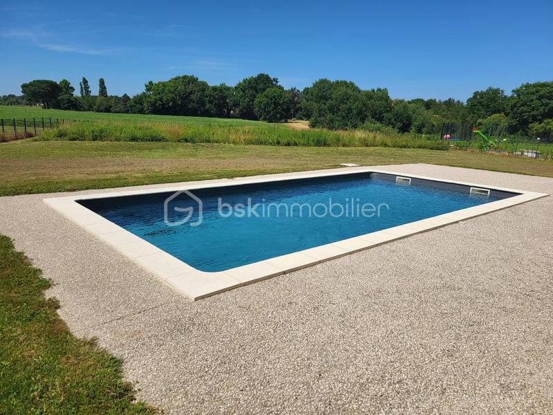 Maison - 95 m² - 4 pièces