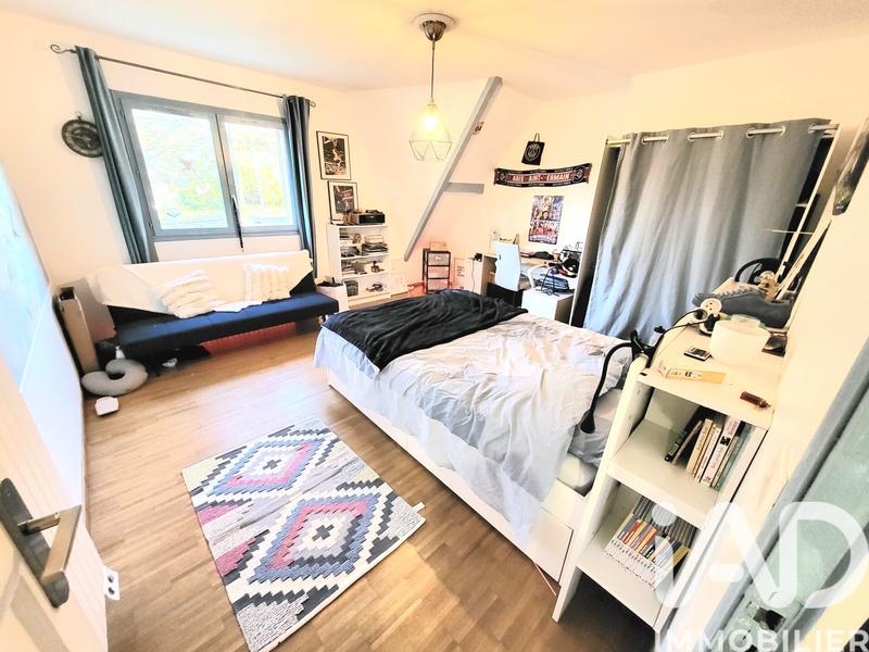 Maison - 252 m² - 8 pièces