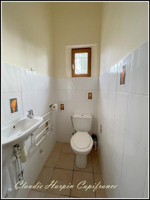 Maison - 255 m² - 9 pièces