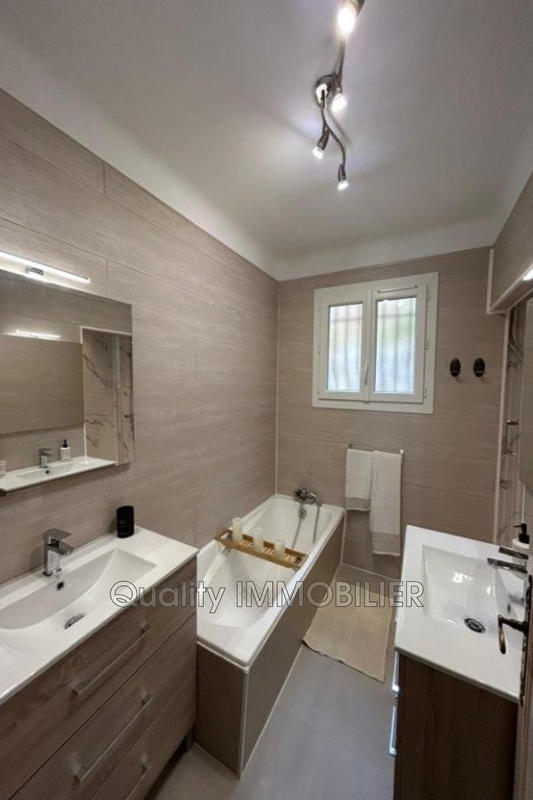 Villa - 140 m² - 5 pièces