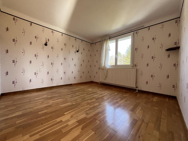 Maison - 92 m² - 5 pièces