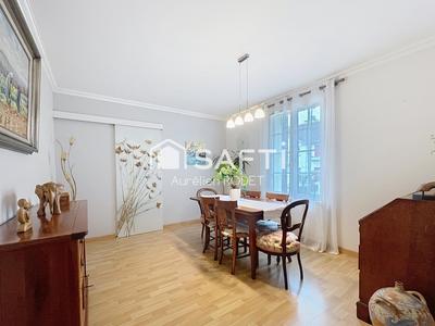 Maison - 153 m² - 9 pièces