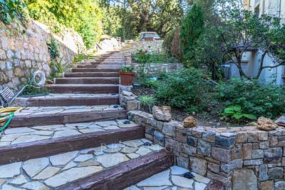 Maison - 241 m² - 8 pièces