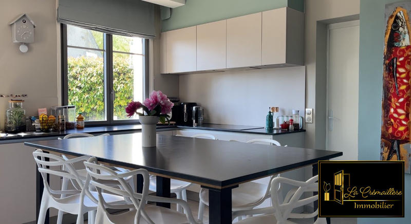 Maison ancienne - 268 m² - 11 pièces