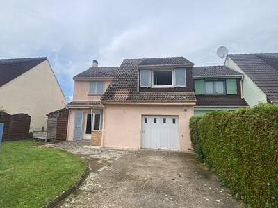 Maison - 90 m² - 5 pièces