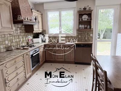 Maison - 167 m² - 9 pièces