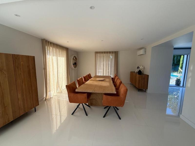 Villa - 330 m² - 9 pièces