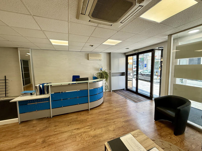 Local commercial - 111 m²