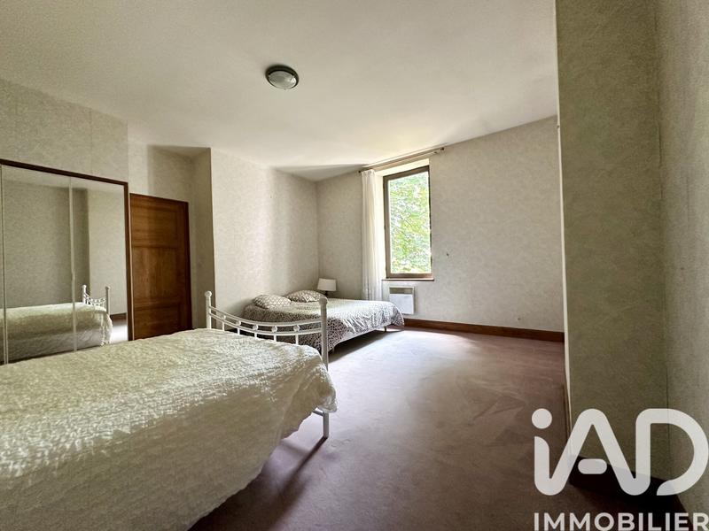 Maison - 240 m² - 8 pièces