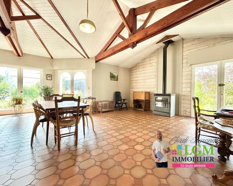 Maison - 237 m² - 4 pièces