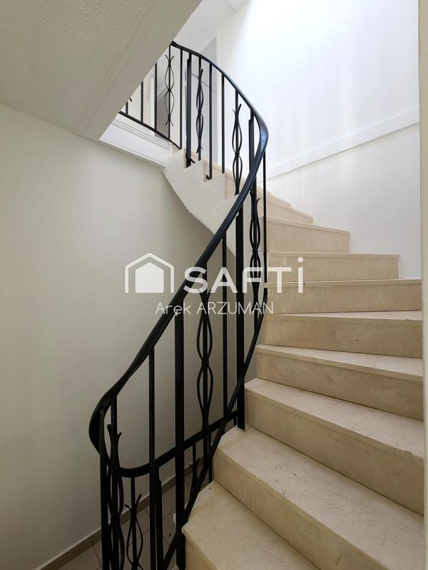 Maison - 277 m² - 6 pièces