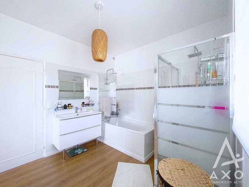 Maison - 204 m² - 8 pièces