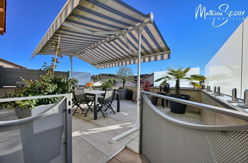 Maison - 216 m² - 8 pièces