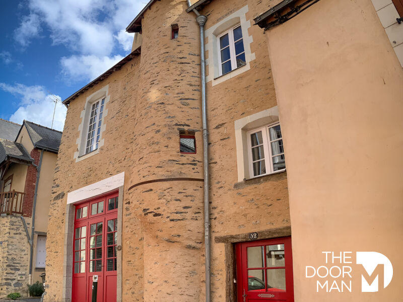 Maison - 168 m² - 8 pièces