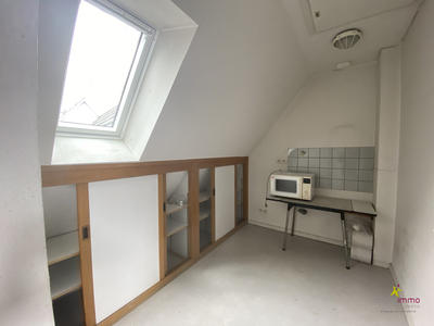 Local d'activités - 146 m² - 9 pièces