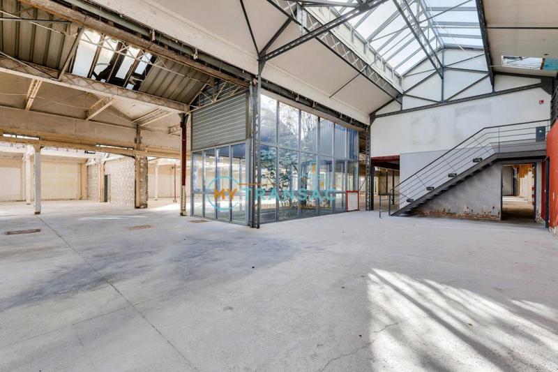 Local d'activité / Entrepôt - 3 085 m²