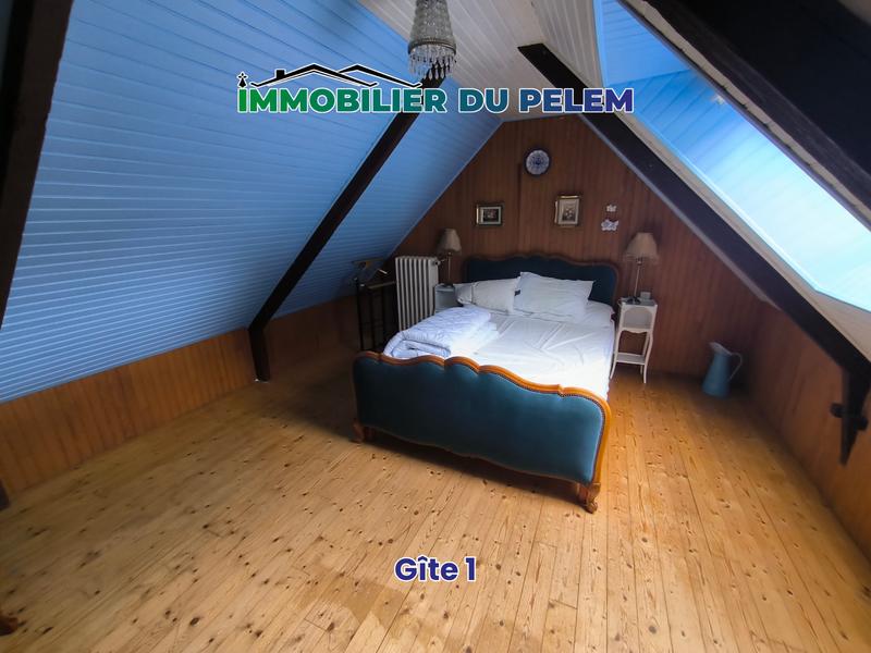 Maison - 208 m² - 9 pièces