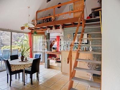 Maison - 302 m² - 10 pièces