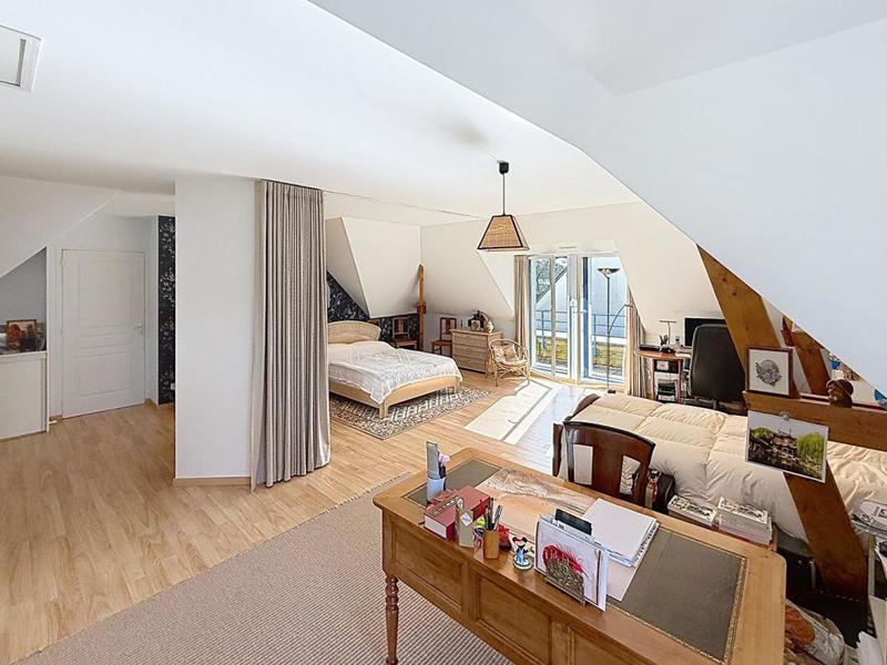 Maison - 220 m² - 7 pièces