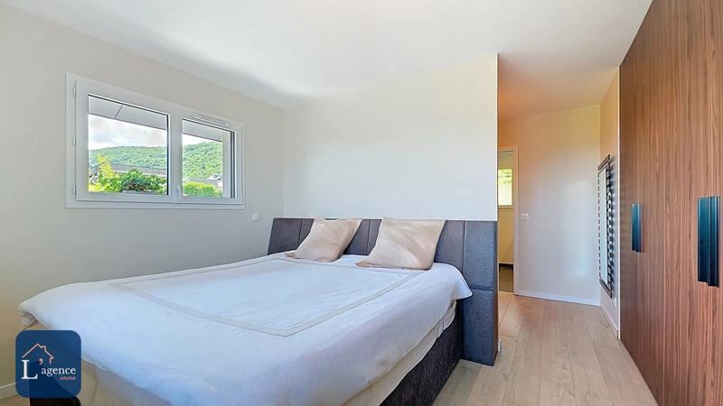 Maison - 304 m² - 8 pièces