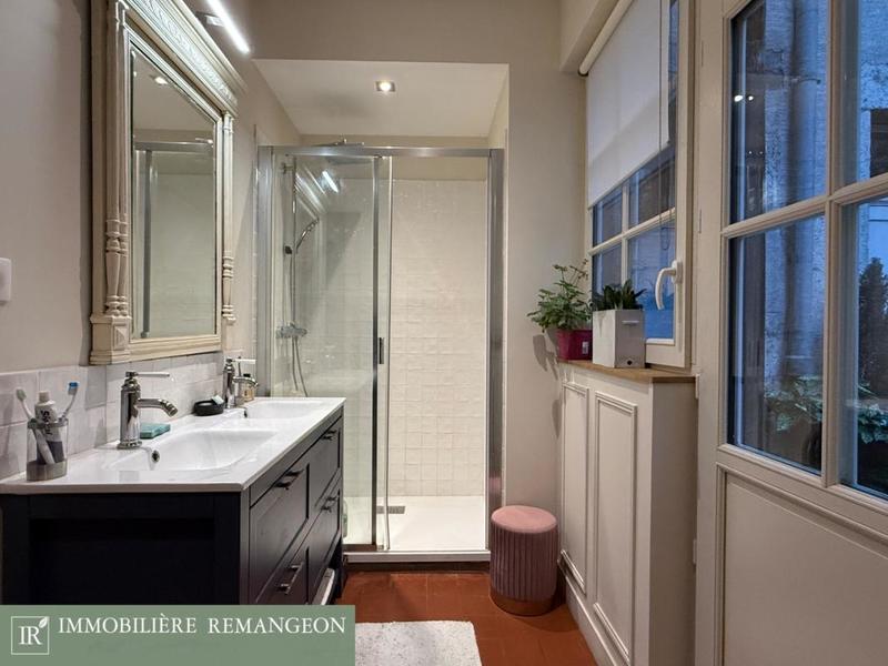 Maison de maîtres - 400 m² - 12 pièces