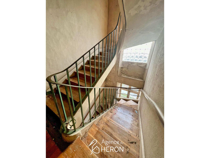 Propriété - 337 m² - 16 pièces