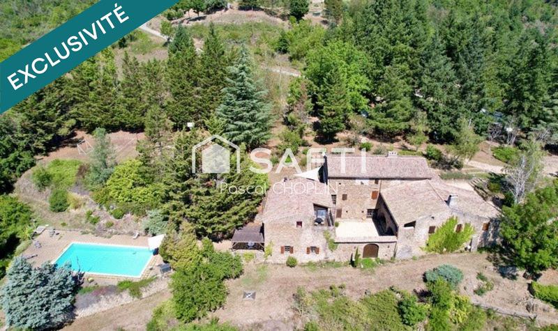 Maison - 344 m² - 11 pièces