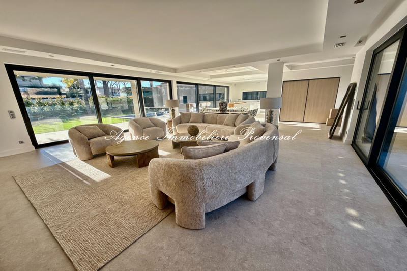 Villa - 266 m² - 5 pièces