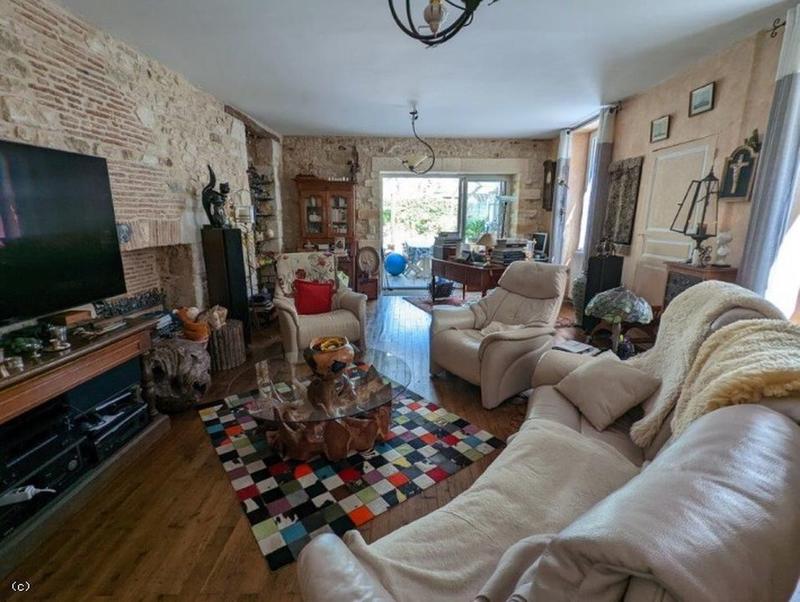 Maison - 212 m² - 7 pièces