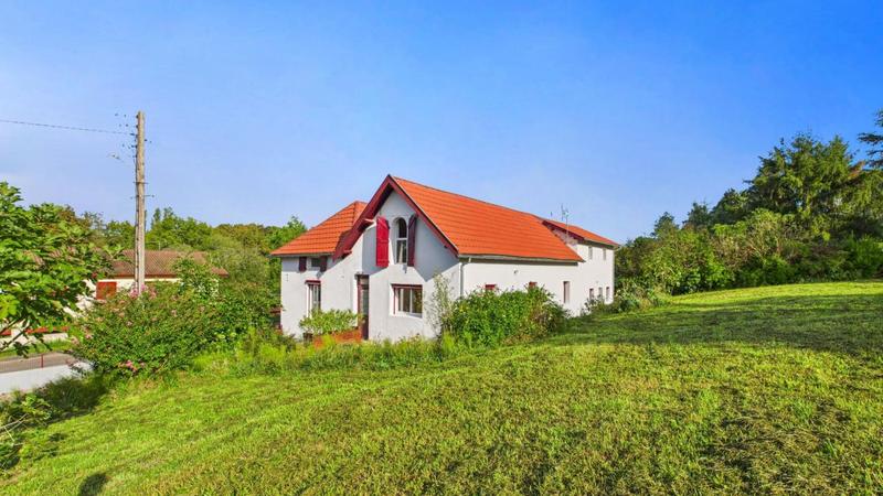 Maison - 240 m² - 10 pièces