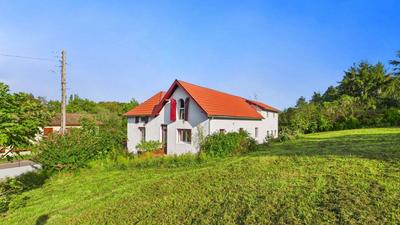 Maison - 240 m² - 10 pièces