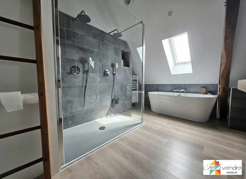 Maison - 156 m² - 8 pièces