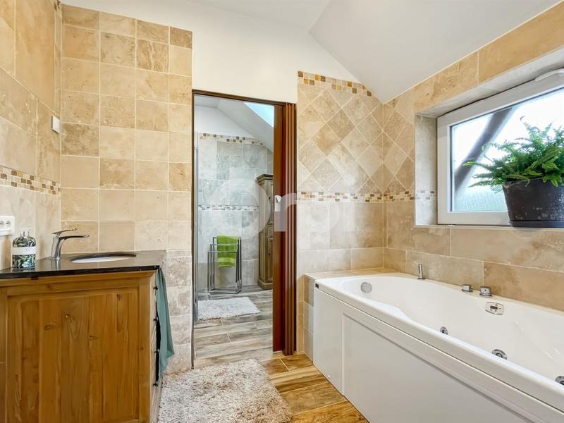 Propriété - 180 m² - 5 pièces