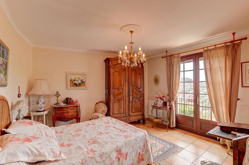 Villa - 231 m² - 5 pièces
