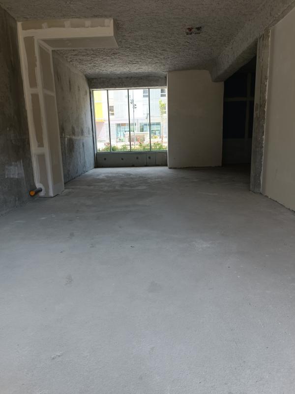 Local commercial - 101 m²