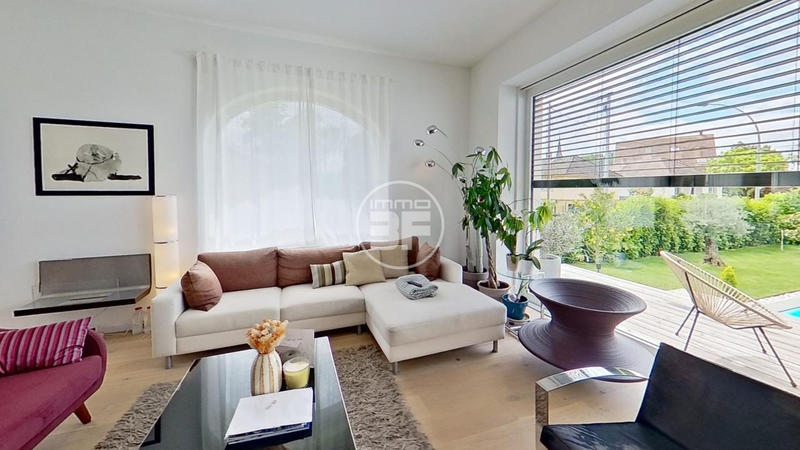 Maison - 308 m² - 8 pièces